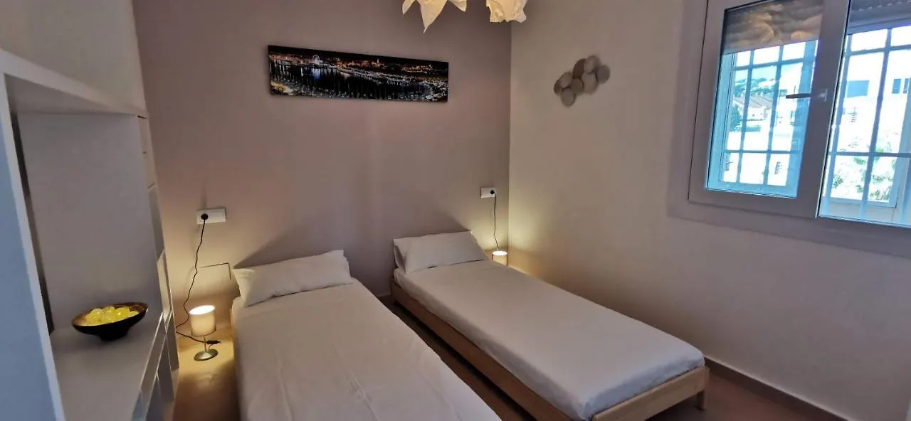 La Perla Cruise Apartment On Private Beach, Modern With Aircon & Wifi Benalmadena
